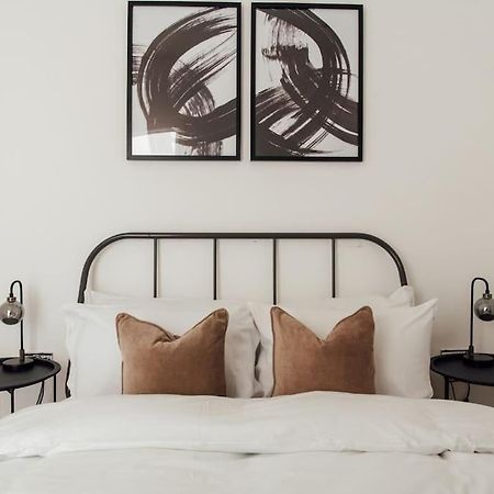 Stylish 2 Bedroom Flat In Ilford, London Exteriör bild